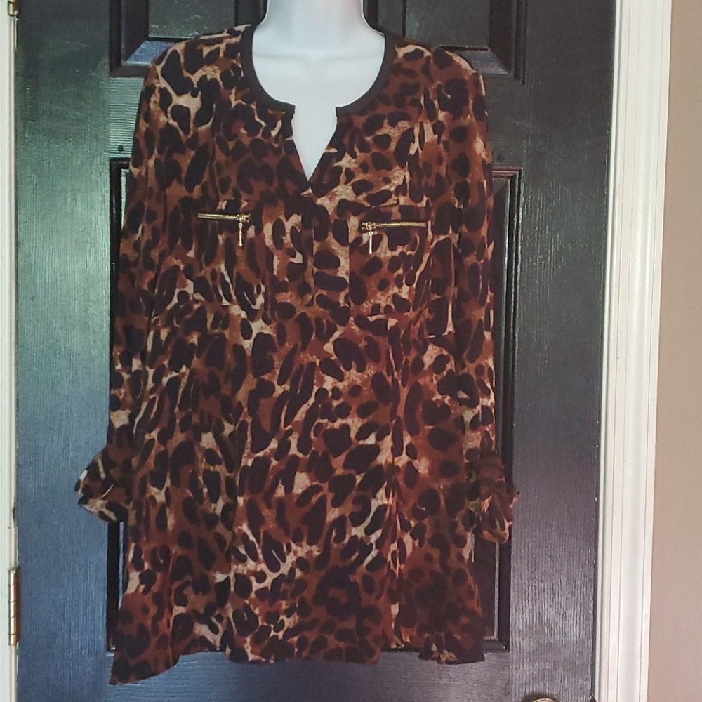 Rafaella Size M  animal print top NWOT